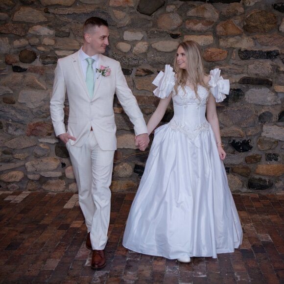 ABOUT MY CLOSET: PLEASE READ - Picture 2 of 8